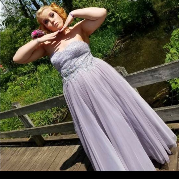 Prom Dress! - Picture 2 of 2